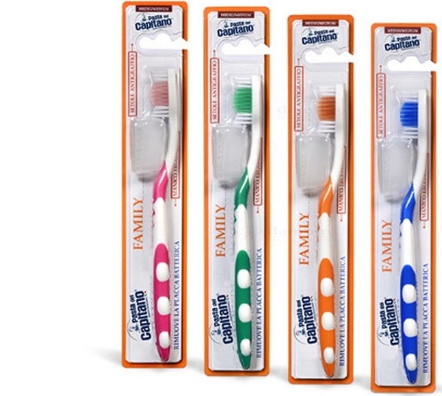 Pasta del Capitano Toothbrush Family Hard Οδοντόβουρτσα Για Όλη Την Οικογένεια (Σε Διάφορα Χρώματα) 1τμχ